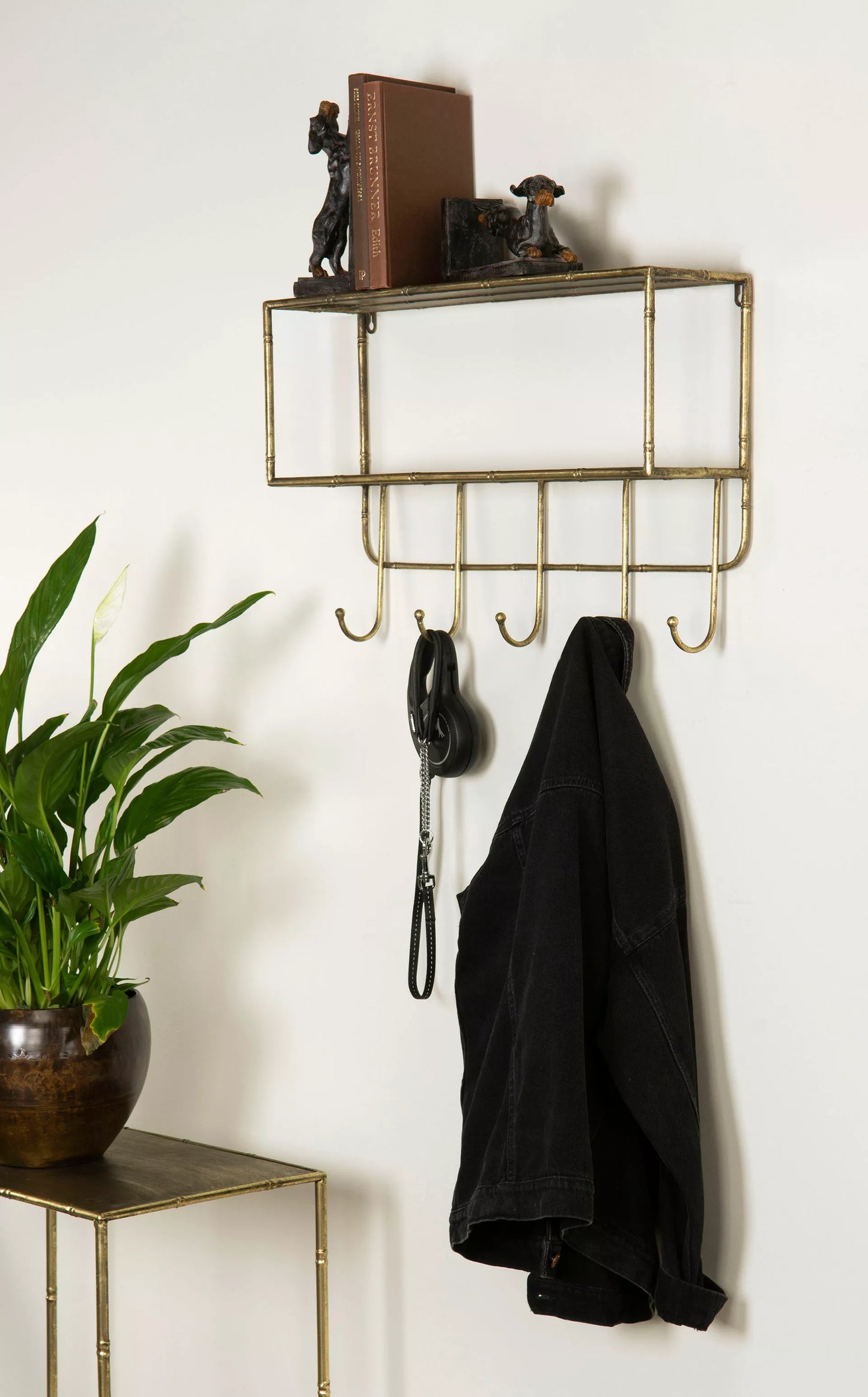 Mäyräkoira kirjatuki