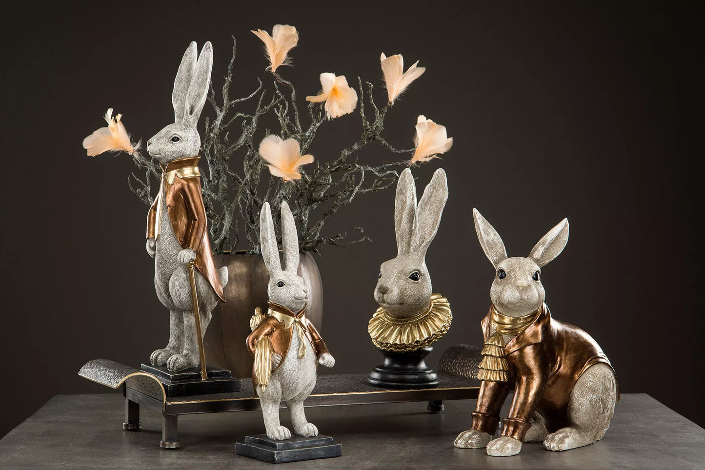 Kaniherra seisova, pronssi