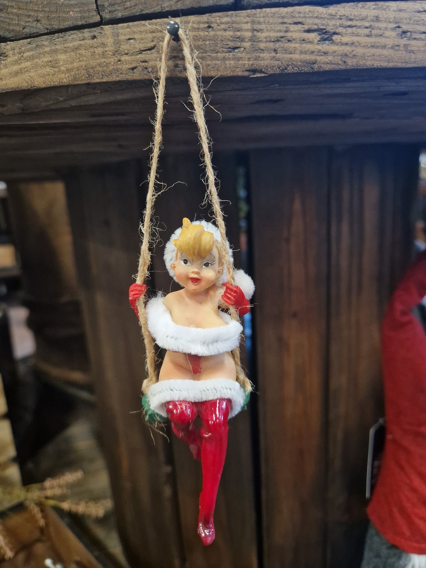 Pinup tonttu roikkuva