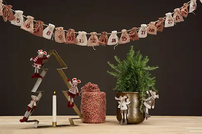 Hiiri magneetilla vaalea